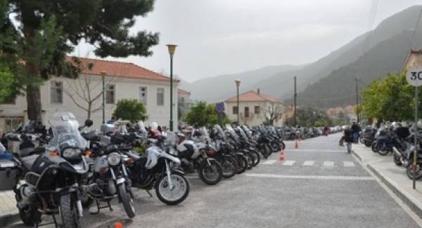 Μοτοσικλέτες απ’ όλη την Ελλάδα στο Λεωνίδιο για την πίτα της Μοτοπαρέας