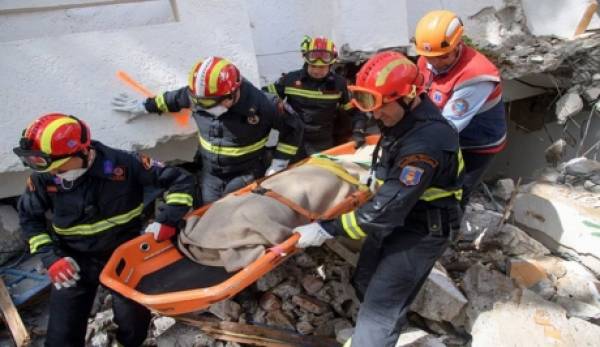 Άσκηση της Πυροσβεστικής σε καταρρεύση κτιρίου απο σεισμό