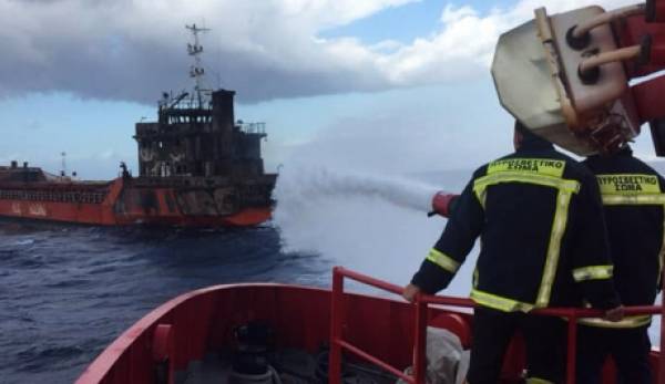 Συνελήφθησαν  δυο  άτομα  για  τη  φωτιά  στο  τουρκικό  πλοίο  που  έπιασε  φωτιά  κοντά στο  Ταίναρο