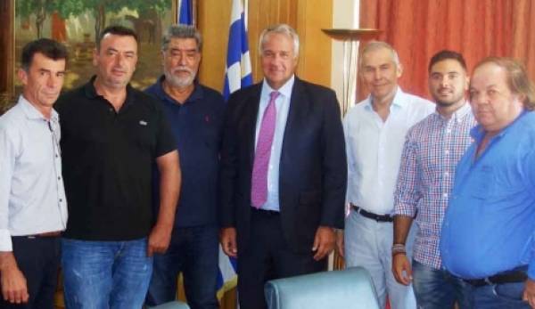 Βορίδης προς Λάκωνες παραγωγούς: «Προτεραιότητα η αντιμετώπιση των παρανόμων ελληνοποιήσεων βρώσιμης ελιάς»