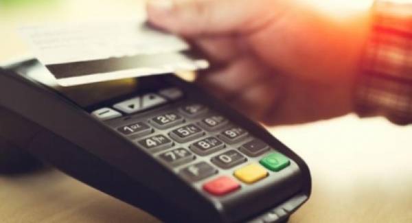 Τι αλλάζει στις συναλλαγές μας με τραπεζικές κάρτες