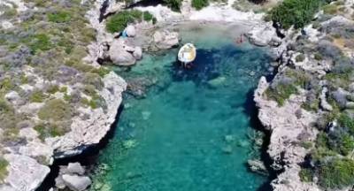 Απάγκιο: Η πριβέ παραλία της Λακωνίας (video)