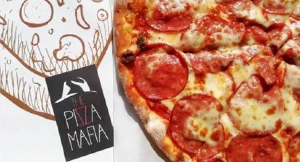 H απόλαυση στην πόρτα σας! The Pizza Mafia!