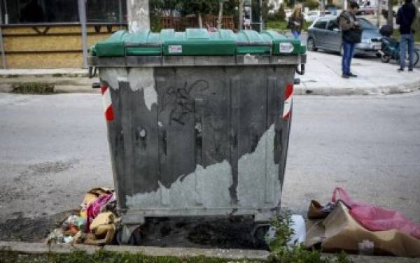 Νεογέννητο στα σκουπίδια στην Καλαμάτα (video)