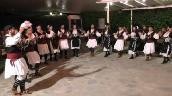 Σπαρτιάτες χορεύουν για τη Μακεδονία, τη Θράκη και τις Κυκλάδες μας! (video)