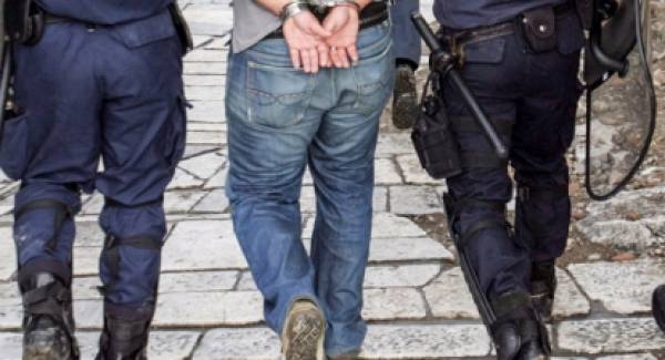 Μπαράζ συλλήψεων για ναρκωτικά στην Πελοπόννησο