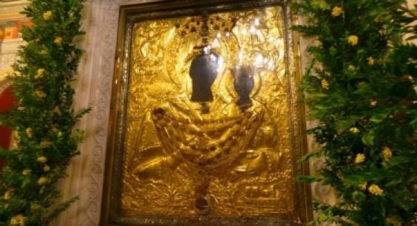 Ιερά Αγρυπνία στον Ιερό Ναό Παναγίας της Γιάτρισσας