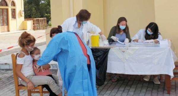 Εμβολιασμός παιδιών Ρομά στην Καλαμάτα