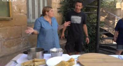 Τι είδαν και τι έφαγαν η Δανάη Μπάρκα και ο Απόστολος Ρουβάς στη Μεσσηνία; (video)