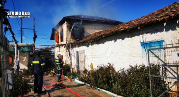 Πυρκαγιά καταστρέφει σπίτι στην Αργολίδα (video)