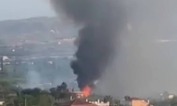 Φωτιά τώρα κοντά σε σπίτια στο Κιάτο (video)