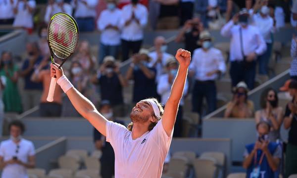 Στέφανος Τσιτσιπάς: Έγραψε ιστορία και προκρίθηκε στον τελικό του Roland Garros