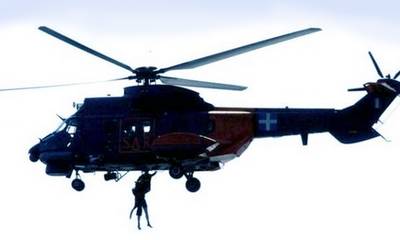 Με ελικόπτερο της Π.Α. η επιχείρηση διάσωσης 45χρονου ναύτη ανοικτά της Πύλου που κατέληξε