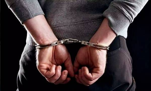 Μπαράζ συλλήψεων στην Πελοπόννησο για ναρκωτικά, όπλα και κλοπές