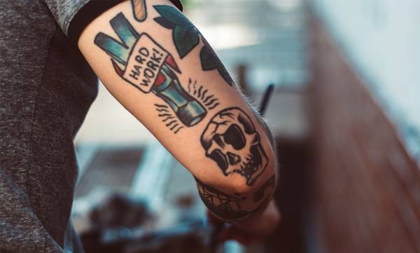 Πώς να έχετε μια επιτυχημένη αφαίρεση τατουάζ με λέιζερ