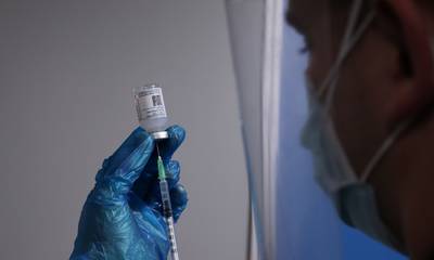 Το ΣτΕ απέρριψε τις αιτήσεις υγειονομικών για «πάγωμα» του υποχρεωτικού εμβολιασμού