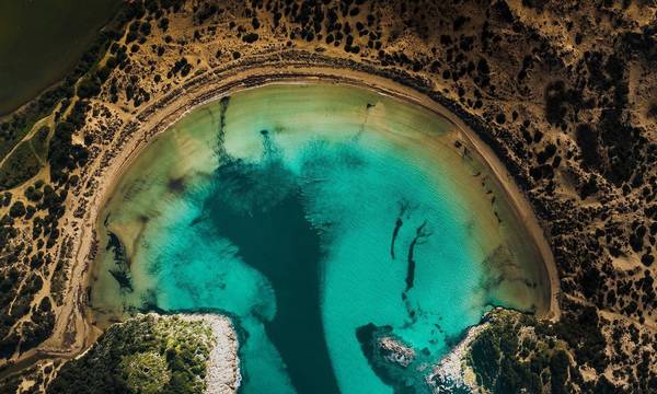Πελοπόννησος: 10 παραλίες για σεπτεμβριάτικες βουτιές