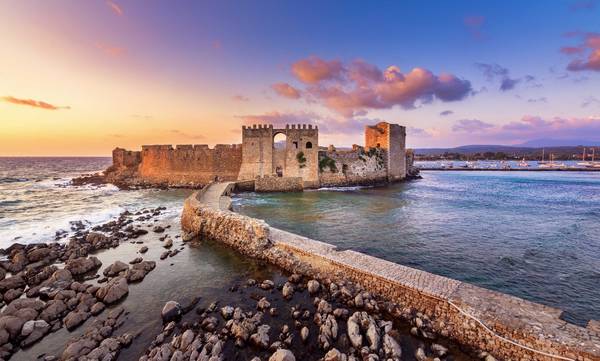 Δείτε τα πιο εντυπωσιακά κάστρα της Πελοποννήσου