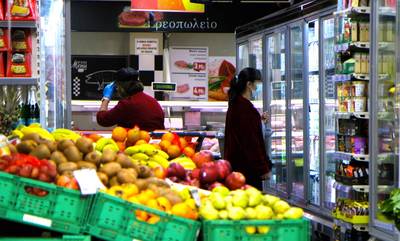 Κορονοϊός - Νέα μέτρα: Τι απαγορεύεται να πωλούν τα σούπερ μάρκετ