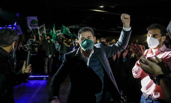 Ο Νίκος Ανδρουλάκης νέος πρόεδρος του ΚΙΝΑΛ με εμφατική νίκη στον β' γύρο
