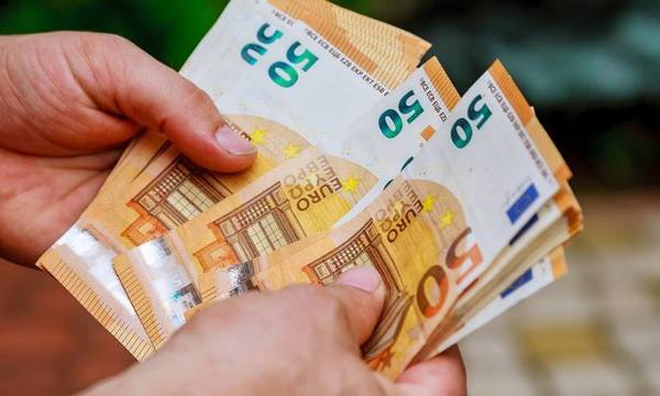 Εκτακτο επίδομα 250 ευρώ σε συνταξιούχους: Πότε θα το λάβουν - Ποιοι μένουν εκτός
