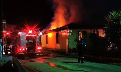 Φωτιά σε σπίτι στην Αργολίδα: Κάηκε ολοσχερώς! (photos)