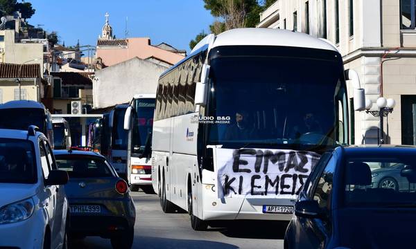 Πορεία διαμαρτυρίας από τα τουριστικά λεωφορεία στο Ναύπλιο (photos)