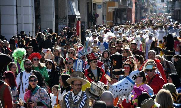 Κορονοϊός: Παραμένουν τα μέτρα - «Στοπ» στα καρναβάλια βάζει η Επιτροπή Εμπειρογνωμόνων