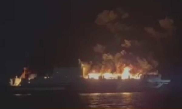 Ηγουμενίτσα: Φωτιά σε επιβατηγό πλοίο