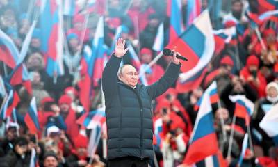 90.000 άνθρωποι αποθέωσαν τον Πούτιν – Επίδειξη ισχύος «παγώνει»  Ευρώπη και ΗΠΑ (video)