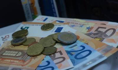 Έκτακτο επίδομα 200 ευρώ: Πότε θα δουν χρήματα στον λογαριασμό τους οι δικαιούχοι