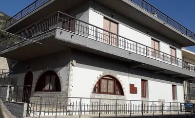 Πωλείται διώροφη κατοικία στα Πάκια Λακωνίας
