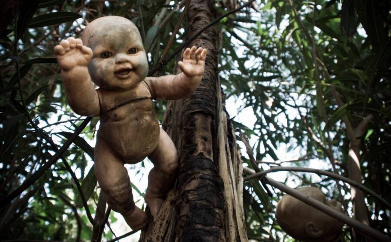 https://cdn.np-media.gr/media/news/2022/04/03/77675/photos/snapshot/baby-doll-on-la-isla-de-las-munecas.jpeg