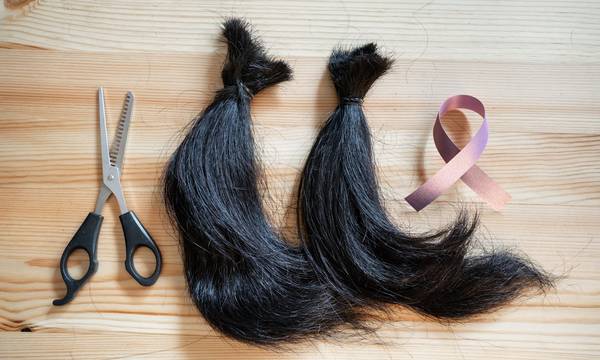 Συγκινητικό: Δωρεά μαλλιών για γυναίκες με Καρκίνο του μαστού, στη Σπάρτη!
