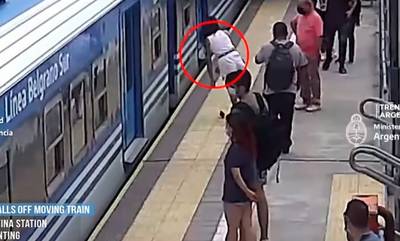 Γυναίκα λιποθύμησε και έπεσε στις γραμμές του μετρό την ώρα που περνούσε ο συρμός (video)