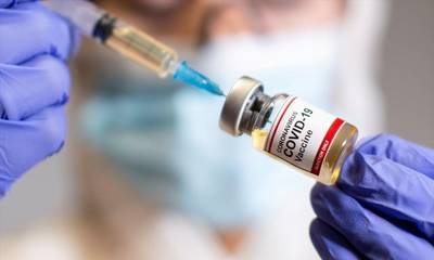 Κορονοϊός: Aυτή είναι η χώρα που αναστέλλει τον εμβολιασμό των πολιτών