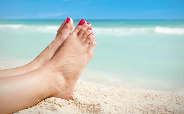 Οι συχνότερες παθήσεις των ποδιών το καλοκαίρι και πώς να τις αποφύγετε