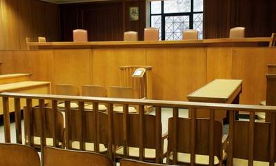 Απίστευτο περιστατικό στο Ναύπλιο: Κατηγορούμενος έβγαλε όπλο στους δικαστές