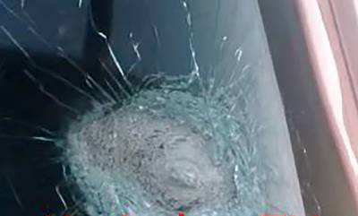 Κορίνθου – Πατρών: Οδηγός νταλίκας δέχτηκε επίθεση με πέτρες (photos)