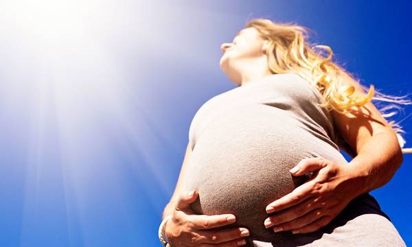 Έρευνα: Ο κίνδυνος αποβολής μιας εγκύου μεγαλώνει το καλοκαίρι