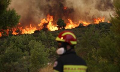 Συναγερμός στην Πυροσβεστική: Μέτωπα φωτιάς σε Ηλεία και Κορινθία