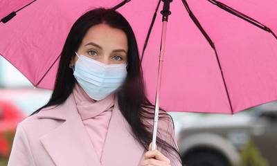 Κορονοϊός: Oμπρέλα και μάσκα όλοι από το φθινόπωρο - Νέες μεταλλάξεις αλλά και νέο εμβόλιο!