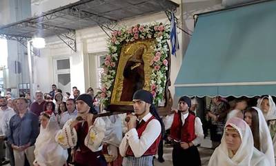 Με λαμπρότητα πανηγύρισαν οι Μολάοι την πολιούχο Αγία Παρασκευή (photos)