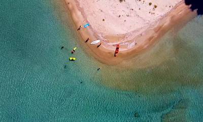 Σφακτηρία: Το ελληνικό νησί με την μεγάλη ιστορία και τις εξωτικές παραλίες