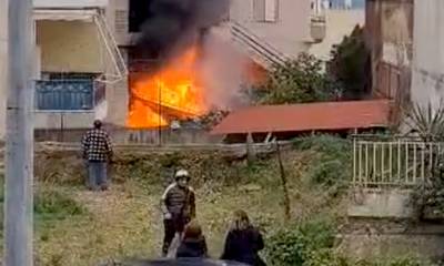 Σπάρτη: Πυρκαγιά σε ακάλυπτο πολυκατοικίας ανησύχησε τη γειτονιά (photos - video)