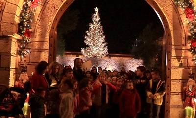 Ήρθαν τα Χριστούγεννα με μια αγκαλιά για όλα τα παιδιά στο Mystras Grand Resort