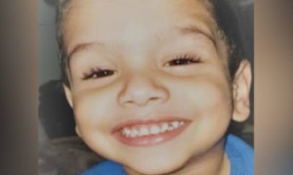 Κατέληξε ο 5χρονος μετά τη φωτιά σε διαμέρισμα - Στην Ηλεία η κηδεία του