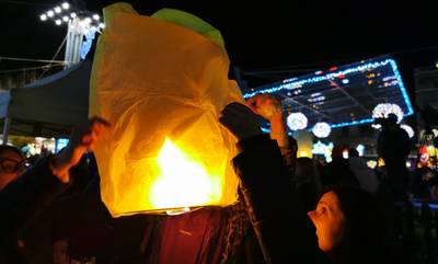 Χριστούγεννα 2022: Φαναράκια φώτισαν τον ουρανό της Τρίπολης (photos)