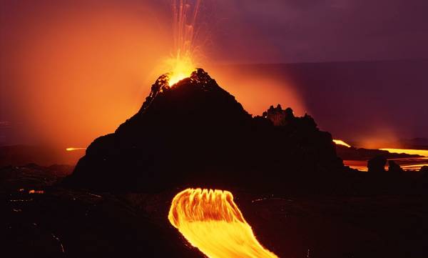Χαβάη: Σε φάση εκρηκτικής δραστηριότητας το ηφαίστειο Κιλαουέα (video)