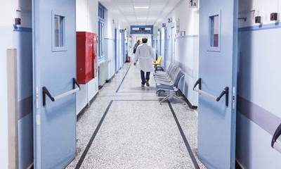 Νοσοκομείο «Άγιος Ανδρέας»: Ο διοικητής έκανε….ντου με τις πιτζάμες